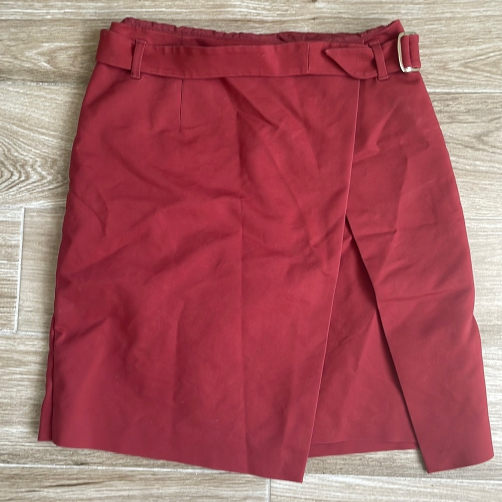 White House/Black Market skirt